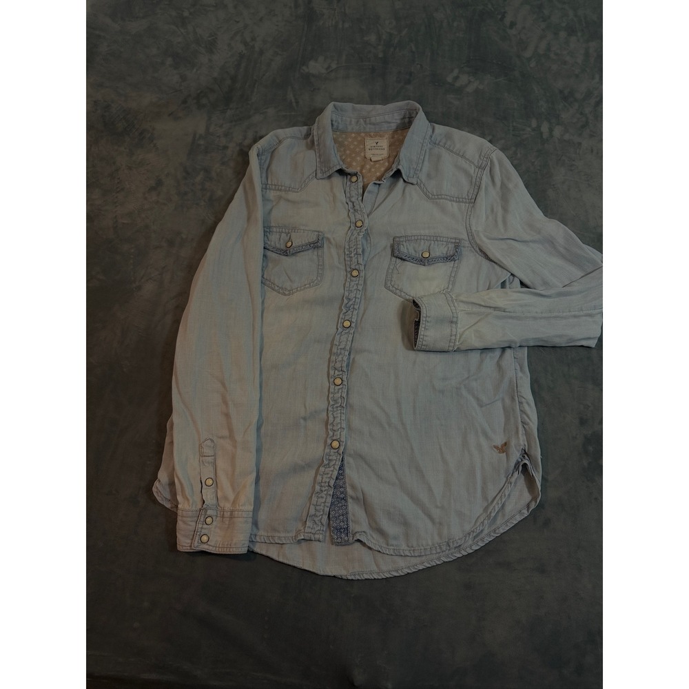 American Eagle Outfitters Vintage Boyfriend Denim Shirt Light Wash Blue